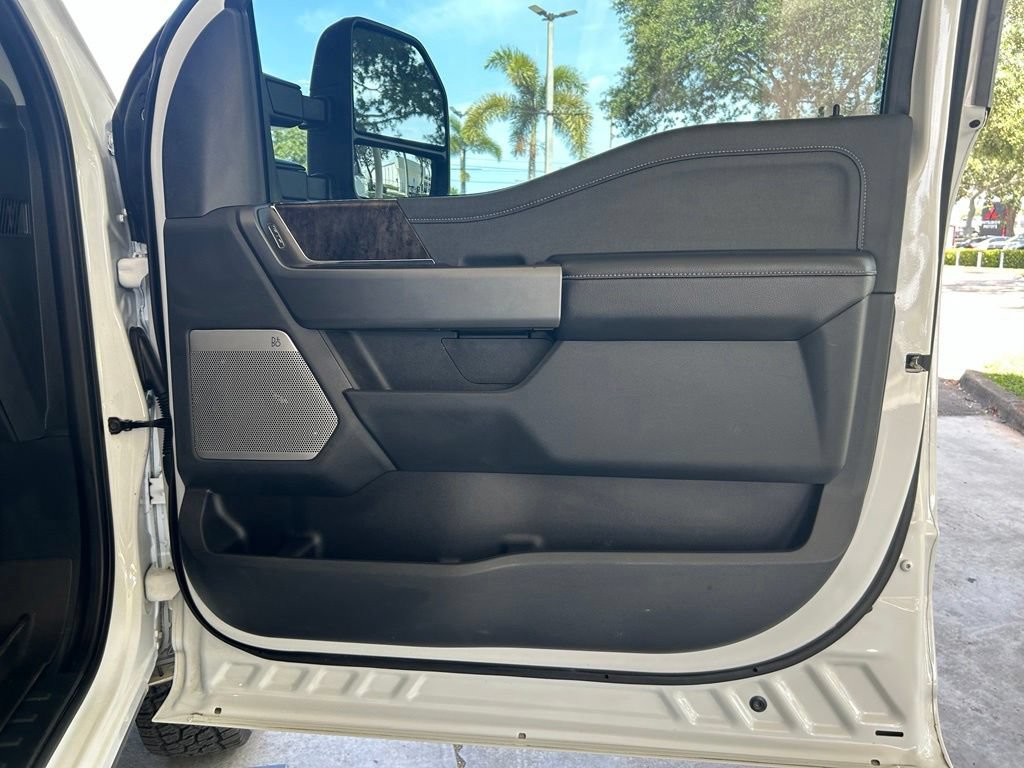 Used 2025 Ford F350 Lariat AWD/4WD image 32