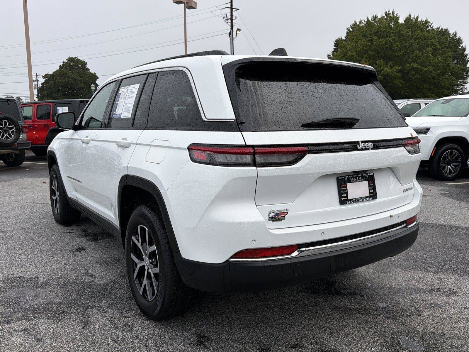 Used 2025 Jeep Grand Cherokee Limited AWD/4WD image 7