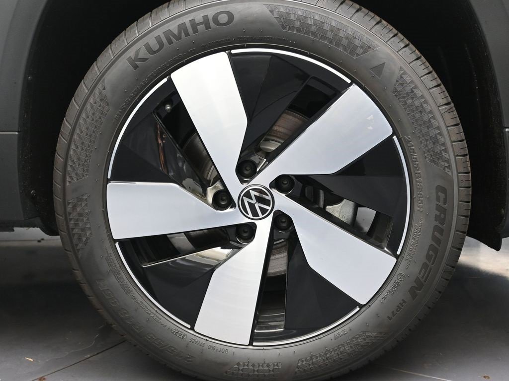 New 2025 Volkswagen Taos S image 9