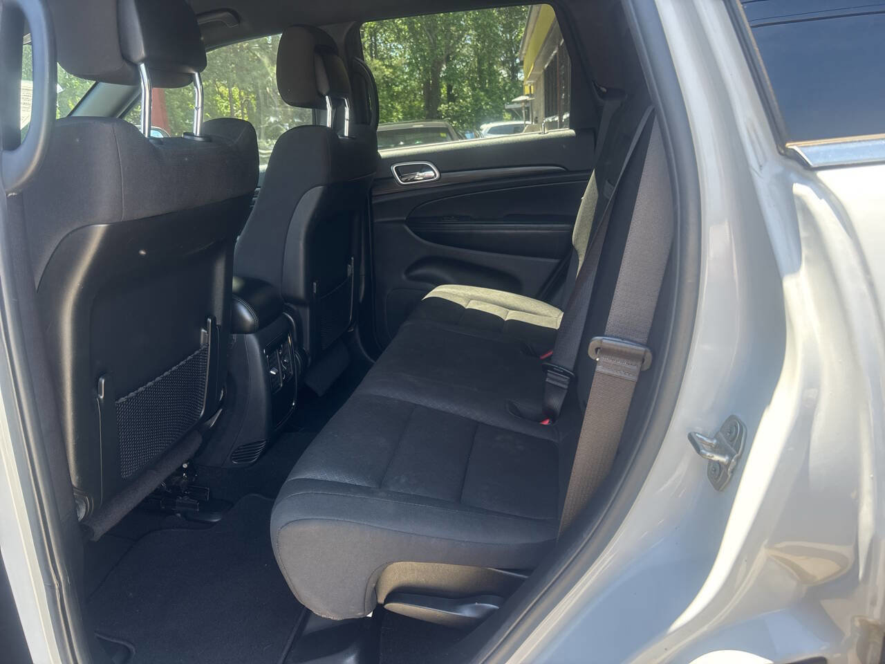 Used 2020 Jeep Grand Cherokee Laredo RWD image 13
