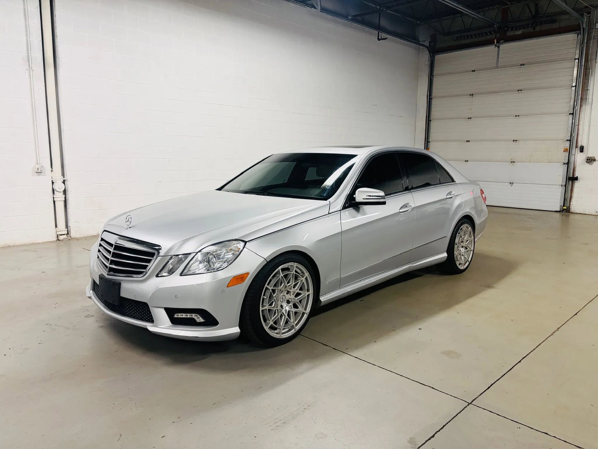 Used 2011 Mercedes-Benz E 350 Sedan image 2