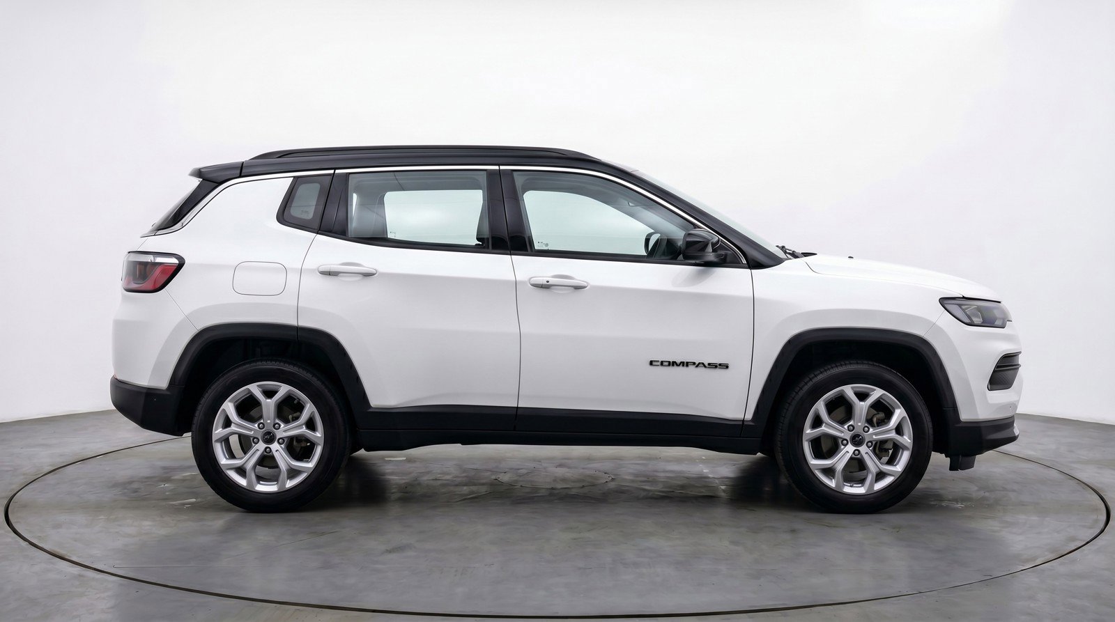 Used 2025 Jeep Compass Latitude AWD/4WD image 11
