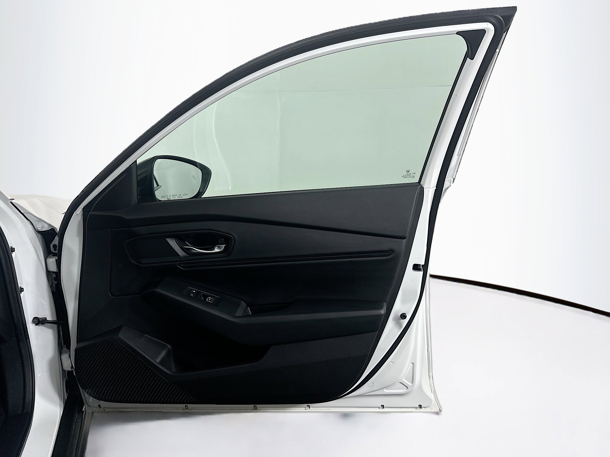 Used 2025 Honda Accord SE image 30