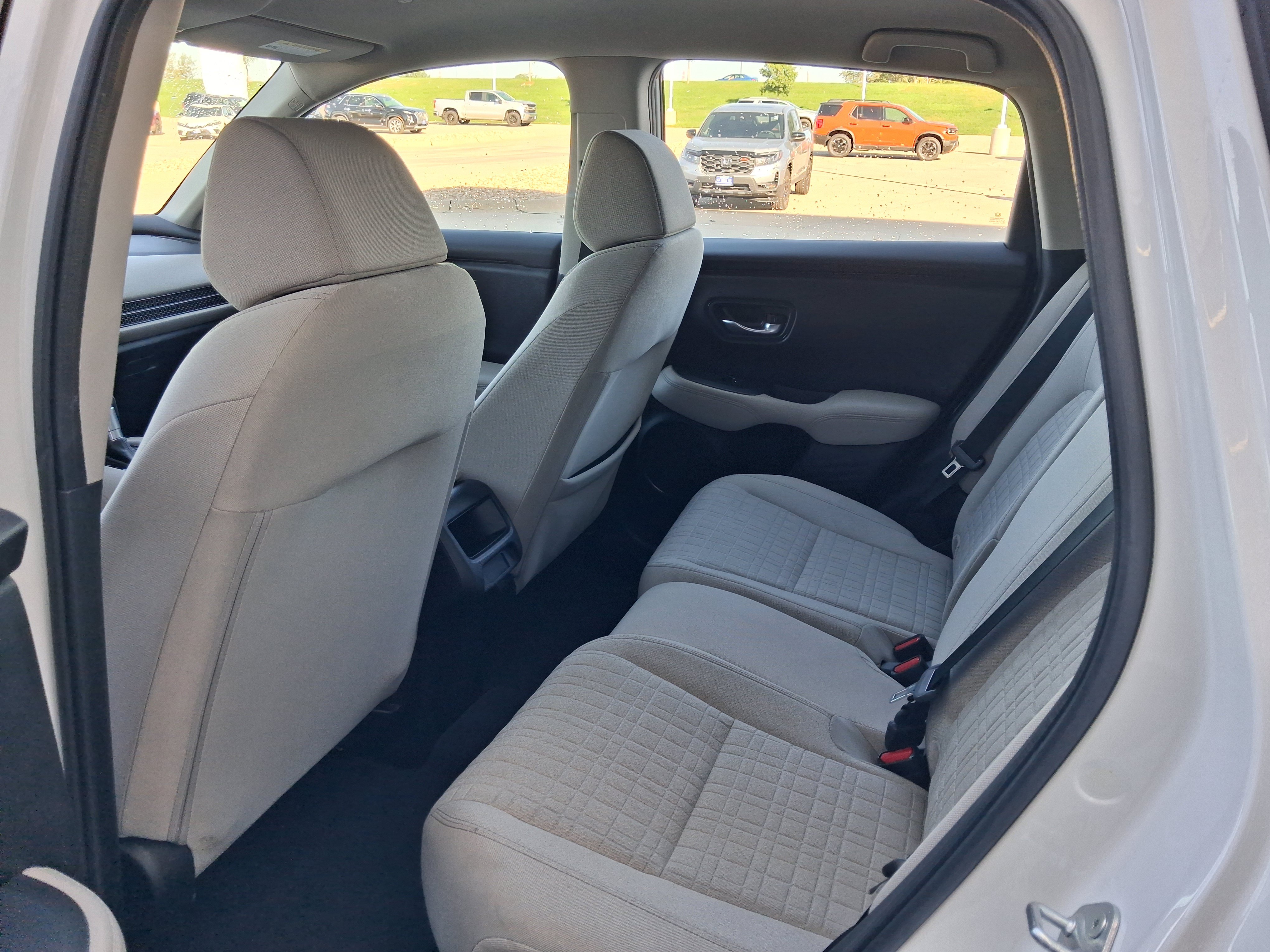 Used 2023 Honda HR-V LX image 9