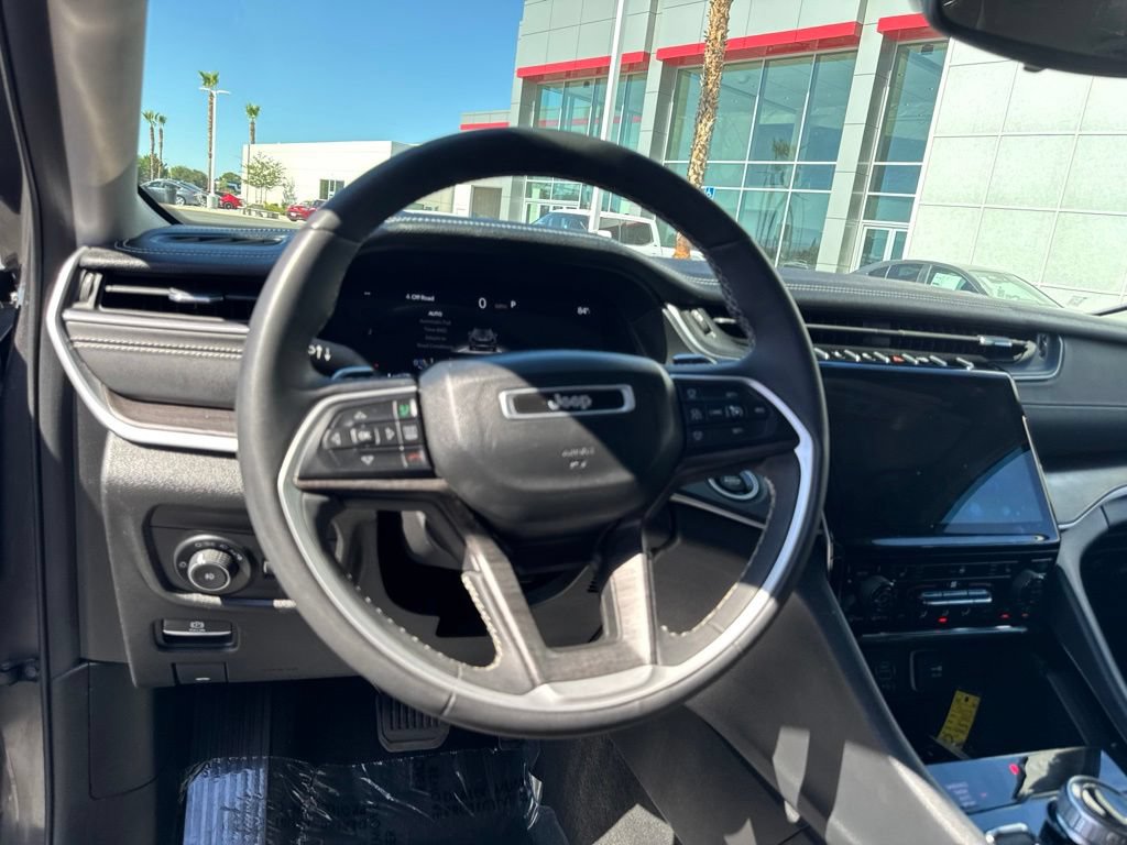 Used 2023 Jeep Grand Cherokee Limited AWD/4WD image 14