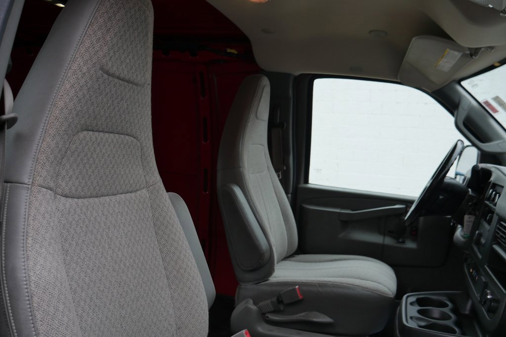 Used 2017 GMC Savana 2500 image 20
