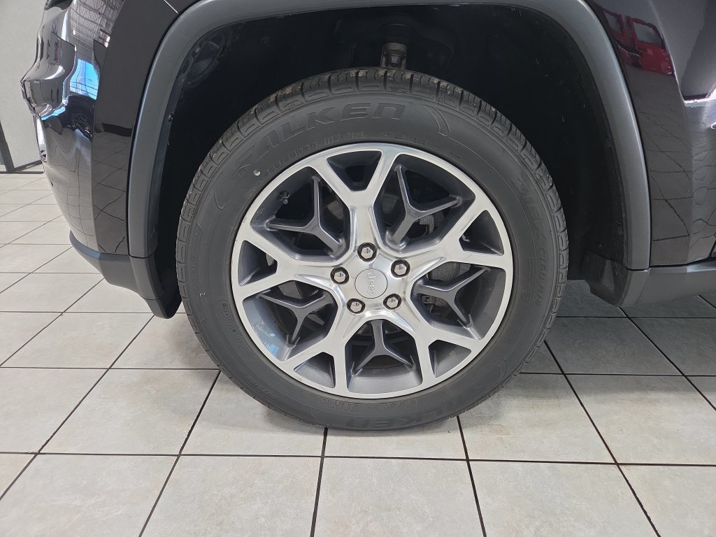 Used 2019 Jeep Grand Cherokee Limited AWD/4WD image 45