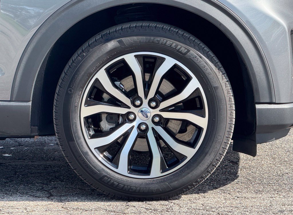 Used 2025 Ford Explorer ST-Line AWD/4WD image 3