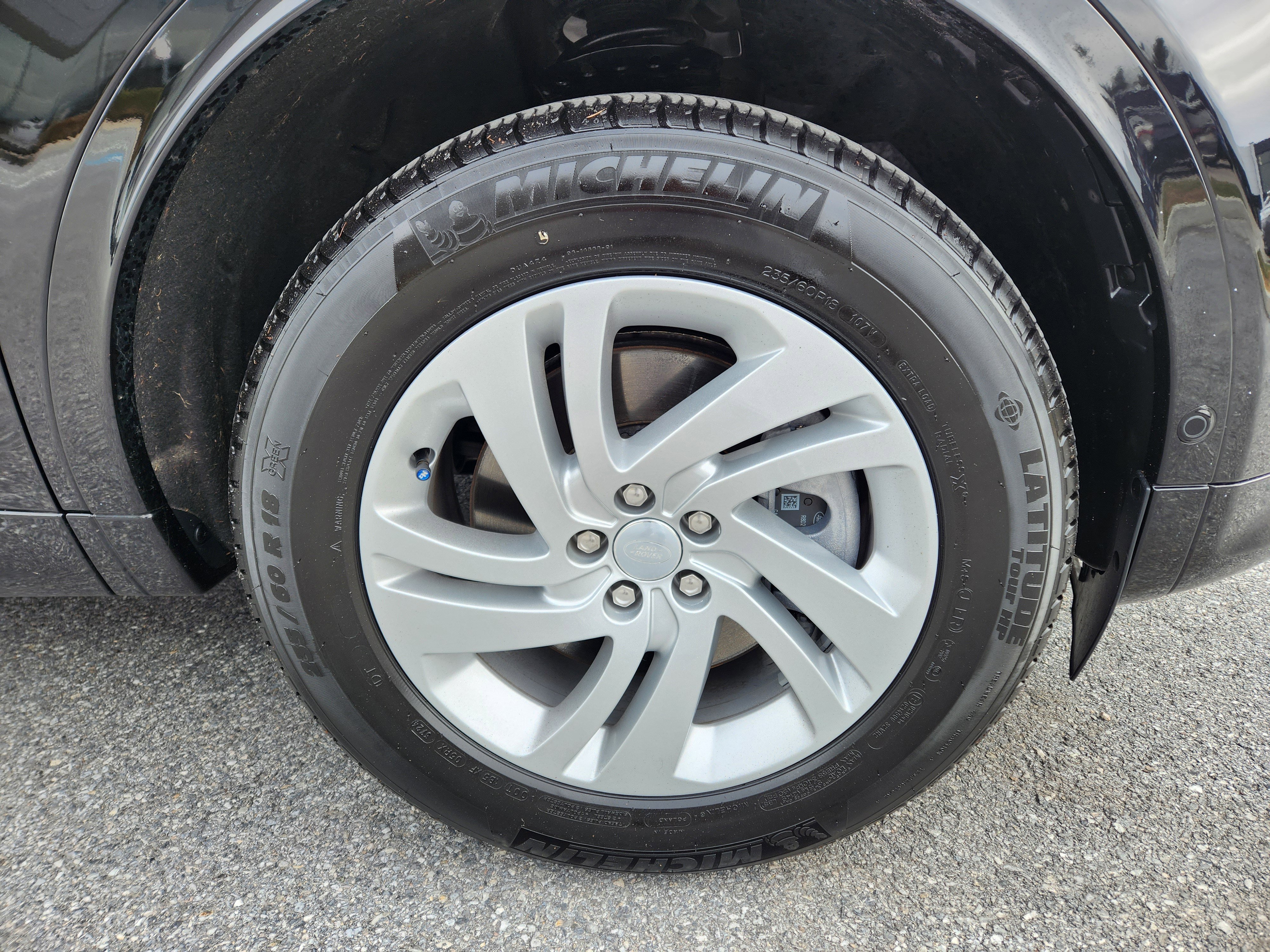 Certified 2025 Land Rover Discovery Sport S image 7