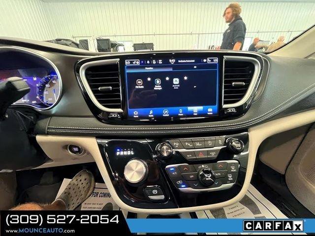 Used 2024 Chrysler Pacifica Touring-L image 20
