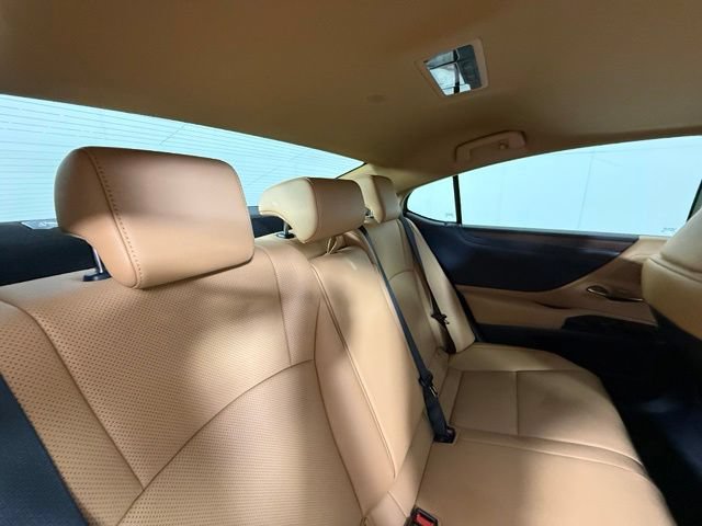 Certified 2025 Lexus ES 300h w/ Premium Package FWD image 29