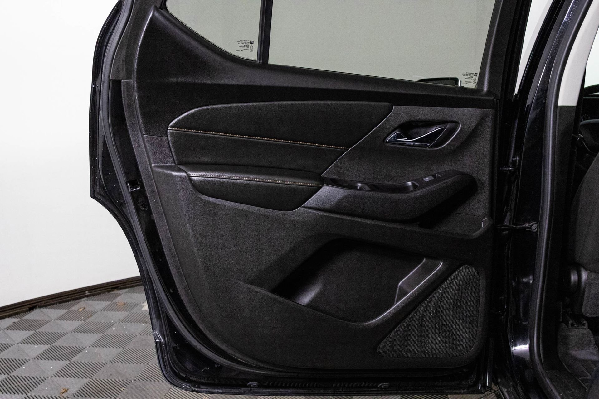 Used 2019 Chevrolet Traverse LS image 32