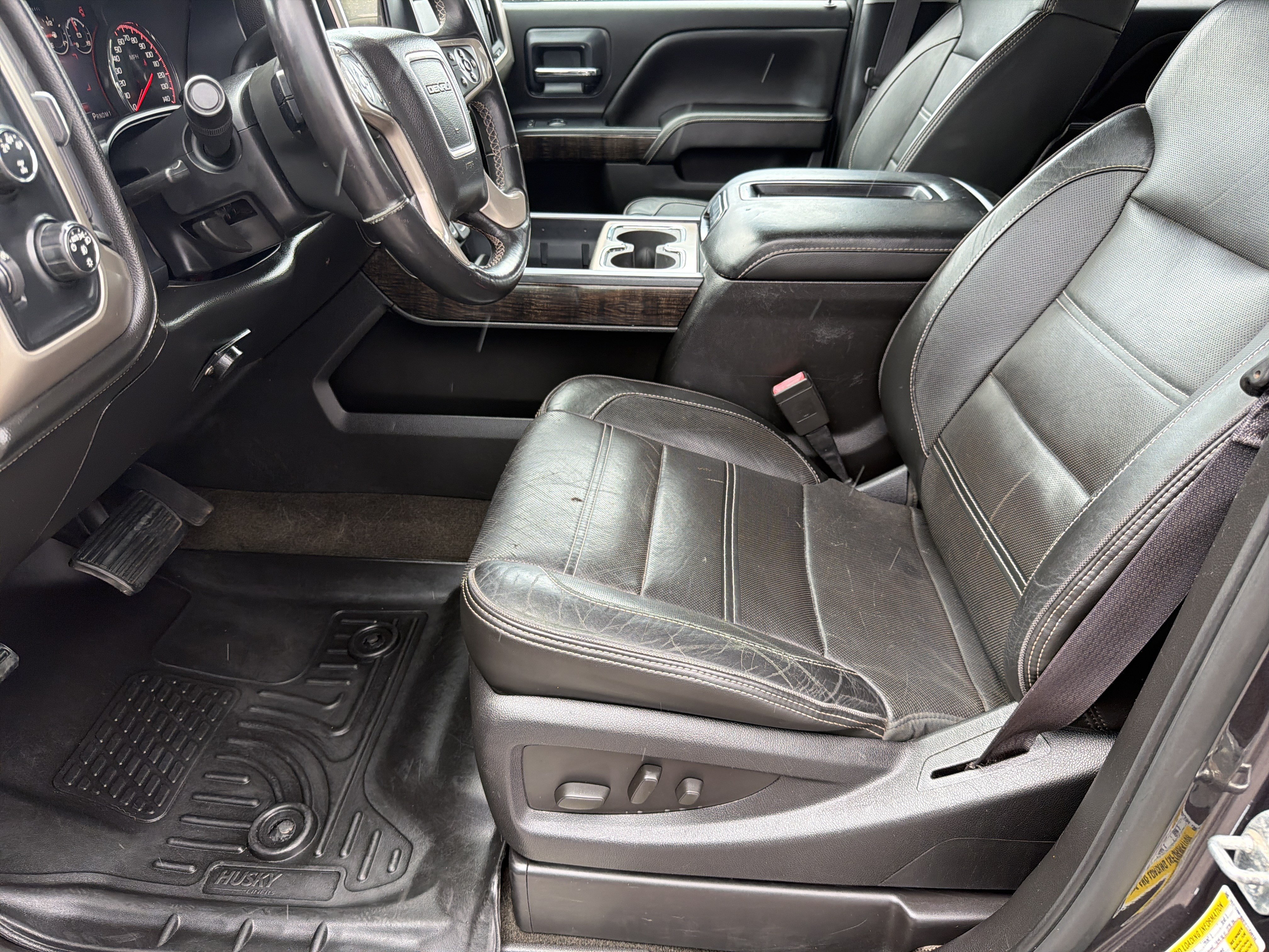 Used 2015 GMC Sierra 2500 Denali w/ Duramax Plus Package AWD/4WD image 10