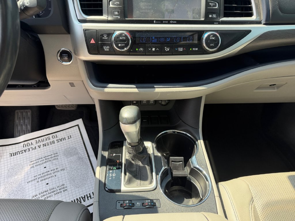 Used 2019 Toyota Highlander Limited FWD image 11