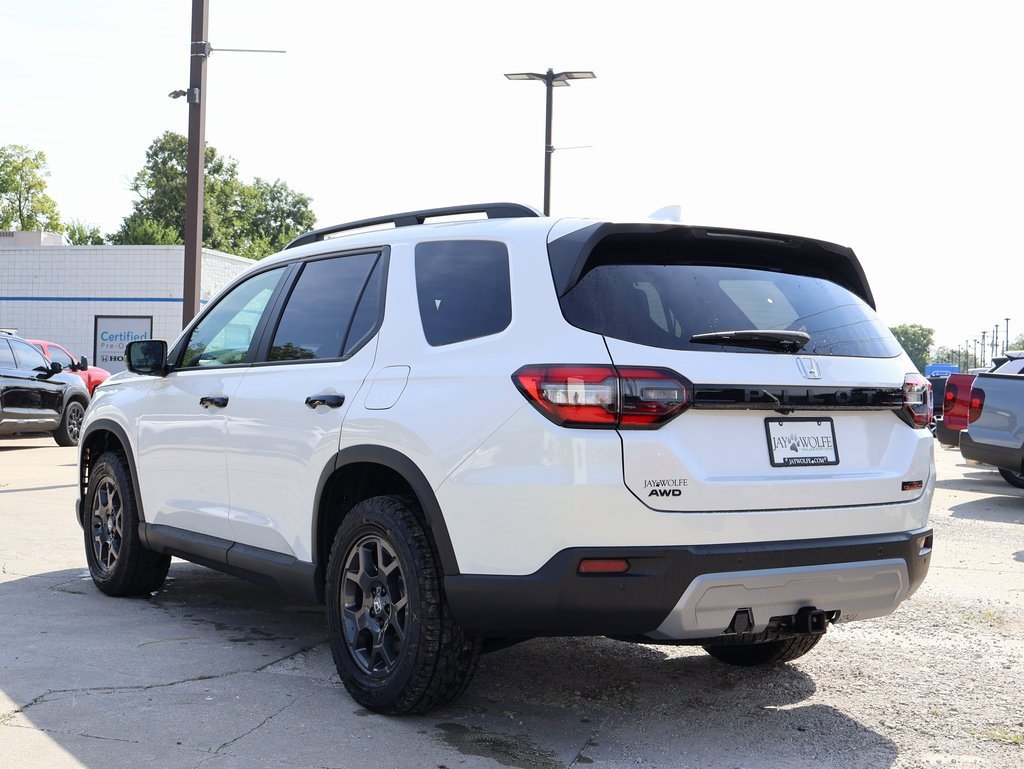 New 2025 Honda Pilot TrailSport image 5