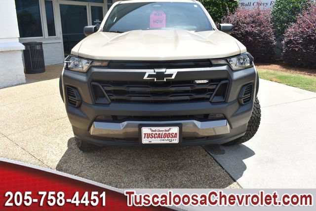 Used 2024 Chevrolet Colorado Trail Boss w/ Advanced Trailering Package AWD/4WD image 4