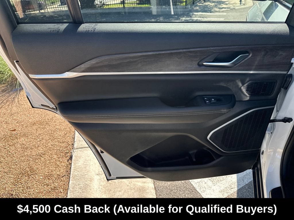 New 2026 Jeep Grand Cherokee L Limited AWD/4WD image 32