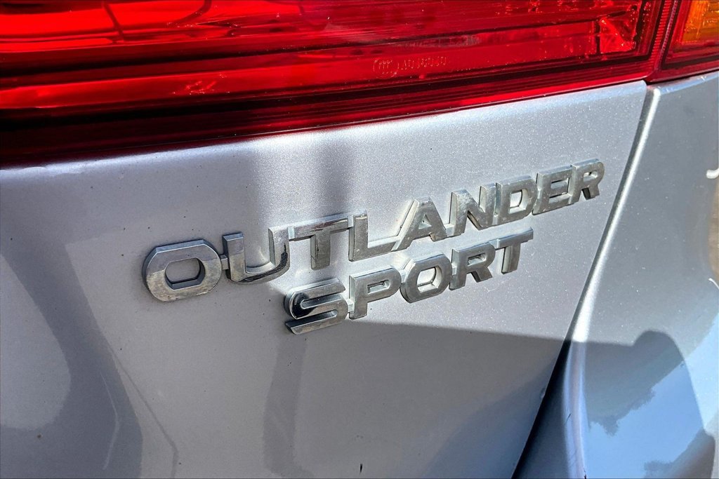 Used 2011 Mitsubishi Outlander Sport SE AWD/4WD image 24