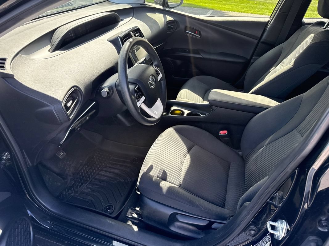 Used 2017 Toyota Prius Two w/ Carpet Mat Package FWD image 9