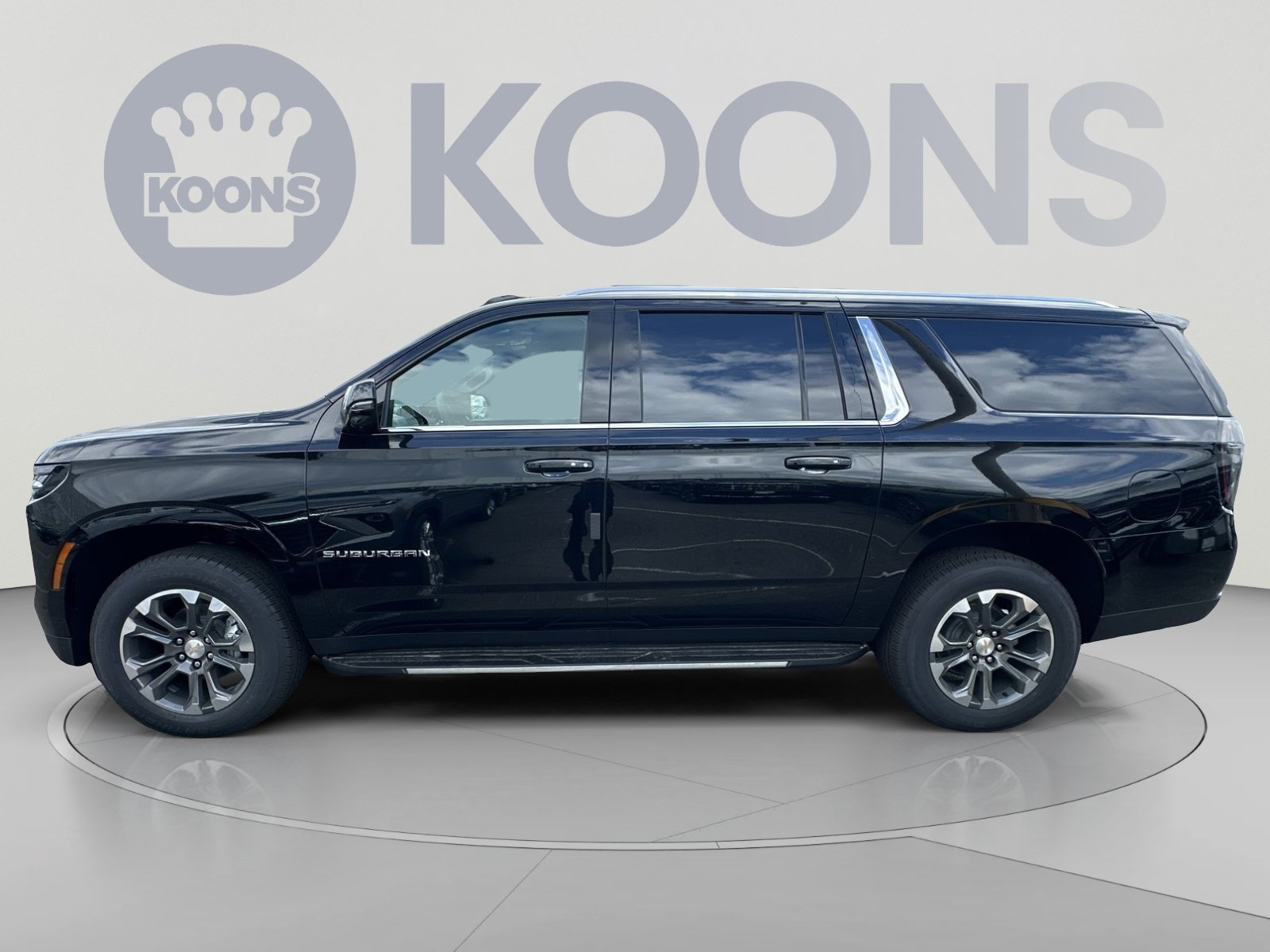 New 2026 Chevrolet Suburban LT w/ Comfort Package AWD/4WD image 2