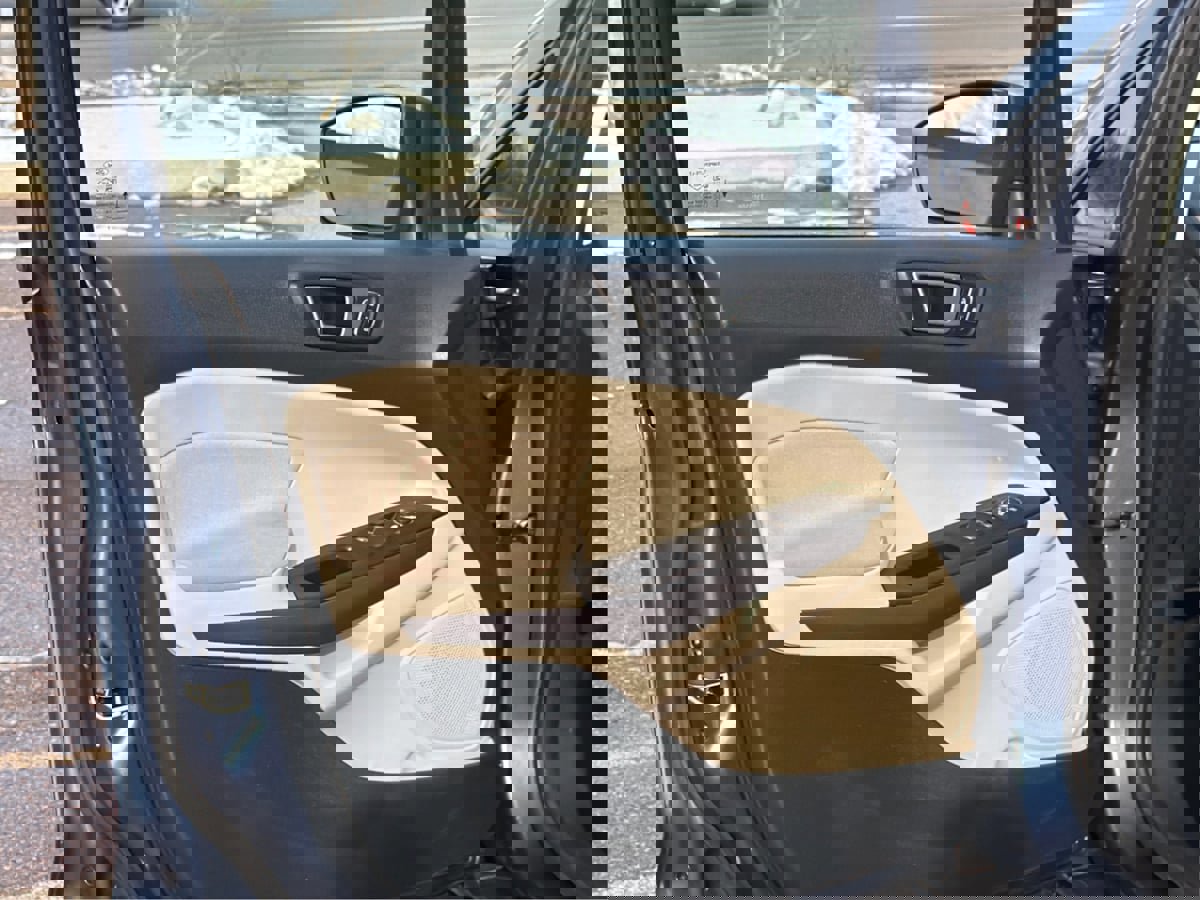 Used 2021 Ford EcoSport SE w/ SE Convenience Package image 14