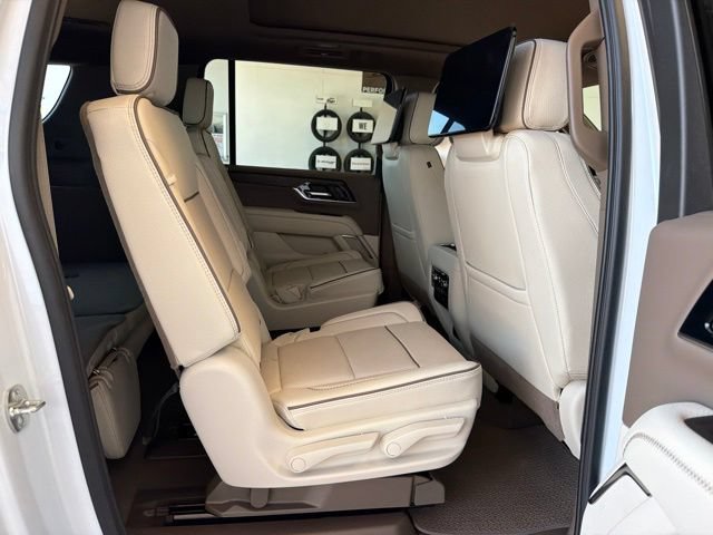 New 2026 GMC Yukon XL Denali w/ Denali Reserve Package AWD/4WD image 24