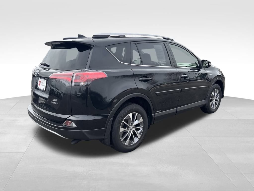 Certified 2017 Toyota RAV4 XLE image 7