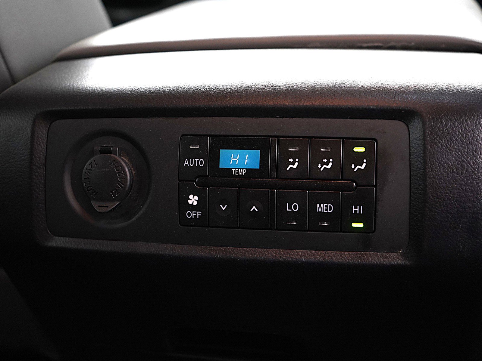 Used 2019 Toyota Sequoia SR5 image 18