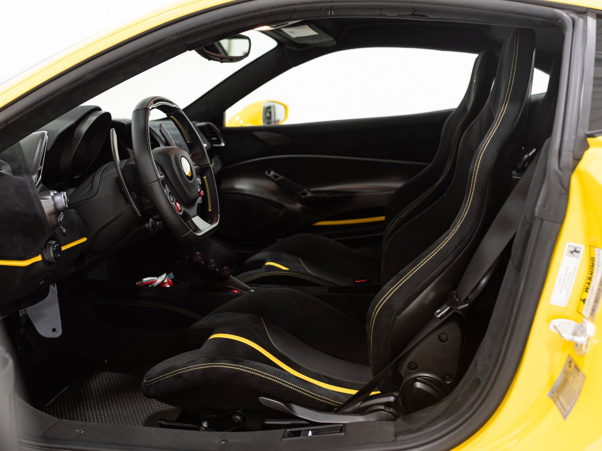 Used 2019 Ferrari 488 Pista Coupe image 27