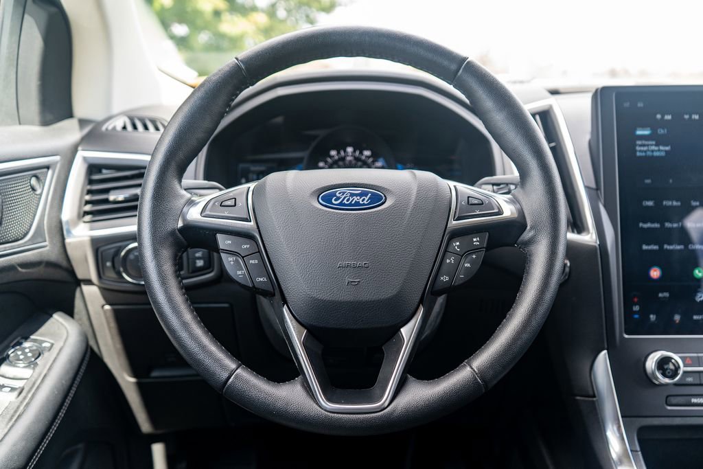 Used 2024 Ford Edge Titanium image 15