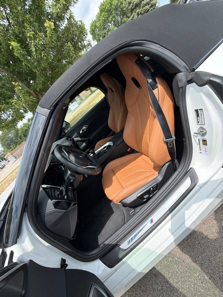 Used 2025 BMW Z4 M40i w/ Edition RWD image 5