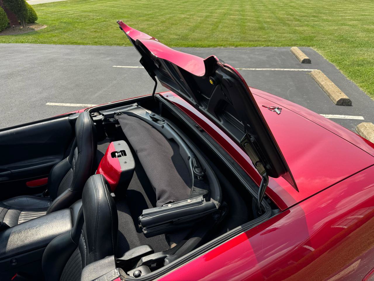 Used 2004 Chevrolet Corvette Convertible w/ Preferred Equipment Group RWD image 33