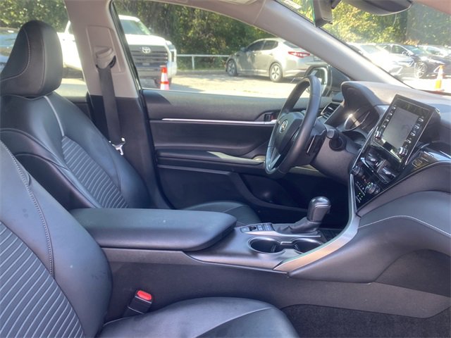 Used 2022 Toyota Camry SE image 11