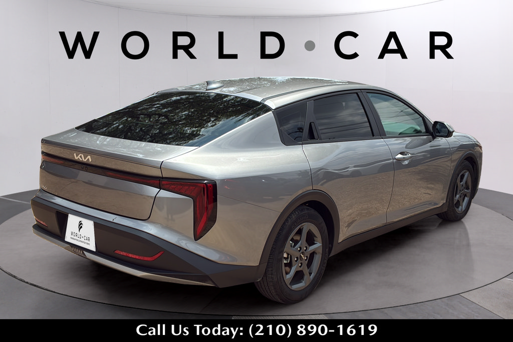 Used 2025 Kia K4 FWD image 14