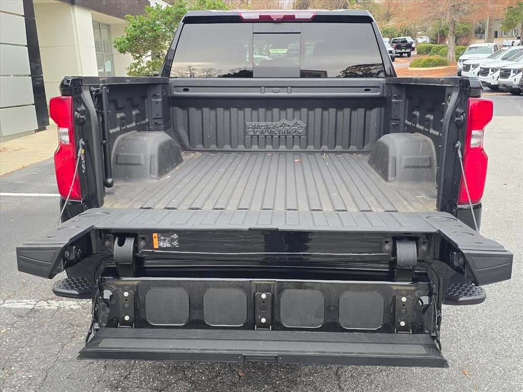 Certified 2024 Chevrolet Silverado 1500 High Country w/ Technology Package image 9