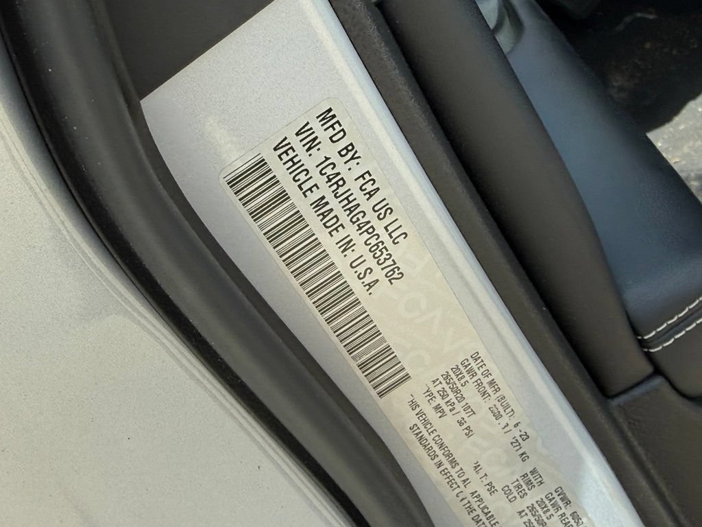 Used 2023 Jeep Grand Cherokee Altitude AWD/4WD image 10