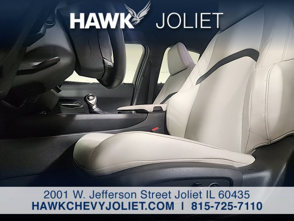 Used 2024 Lexus UX 250h AWD w/ Premium Package image 10