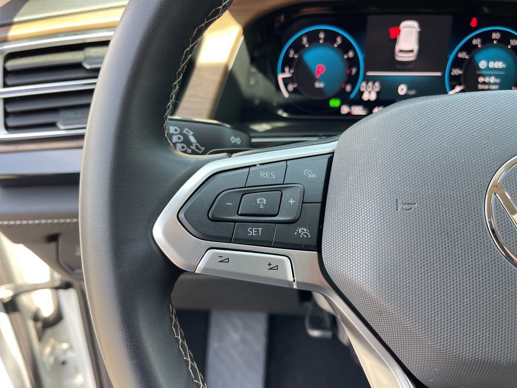 Used 2025 Volkswagen Atlas SE FWD image 16