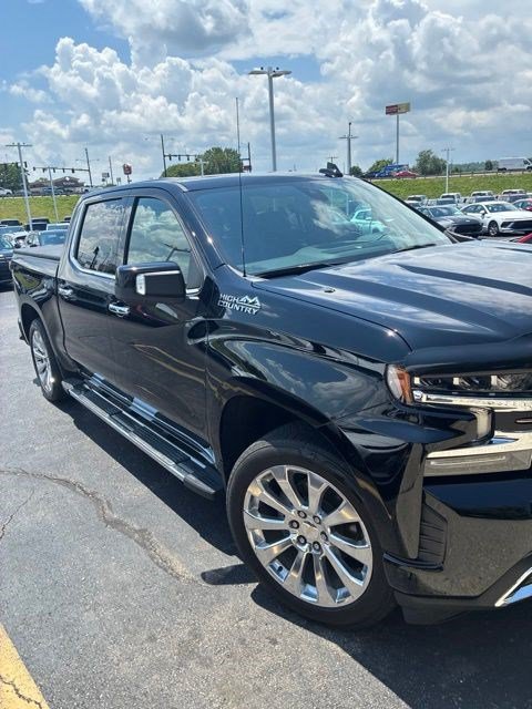Used 2020 Chevrolet Silverado 1500 High Country w/ Technology Package AWD/4WD image 4