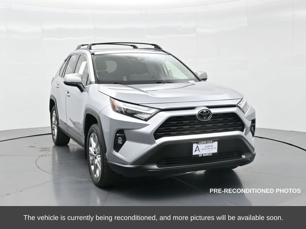 Used 2023 Toyota RAV4 XLE Premium image 4