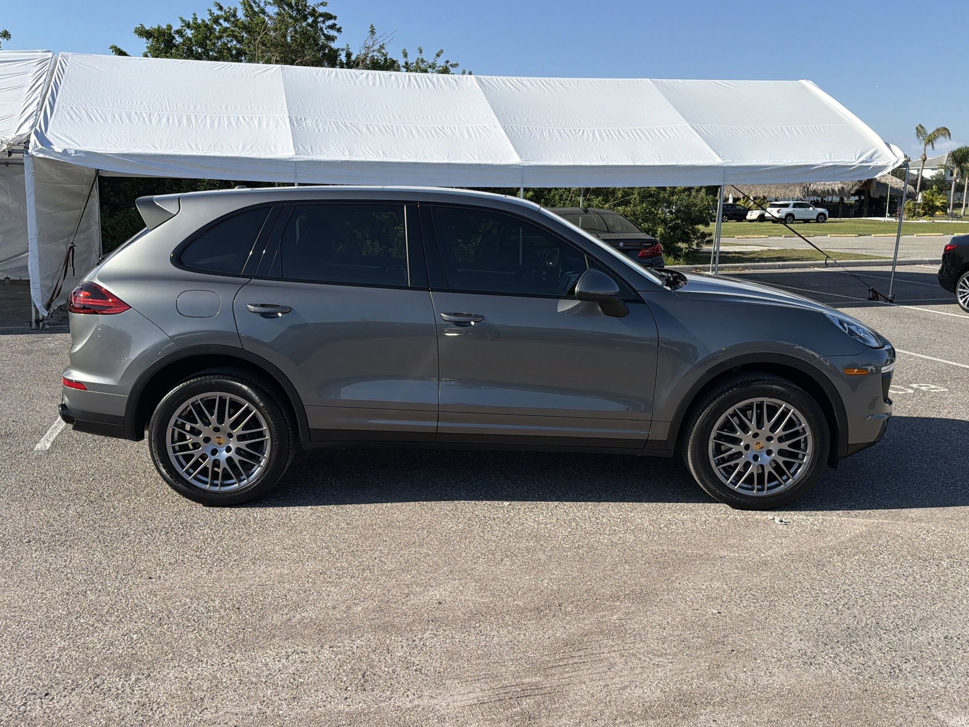 Used 2017 Porsche Cayenne AWD/4WD image 3