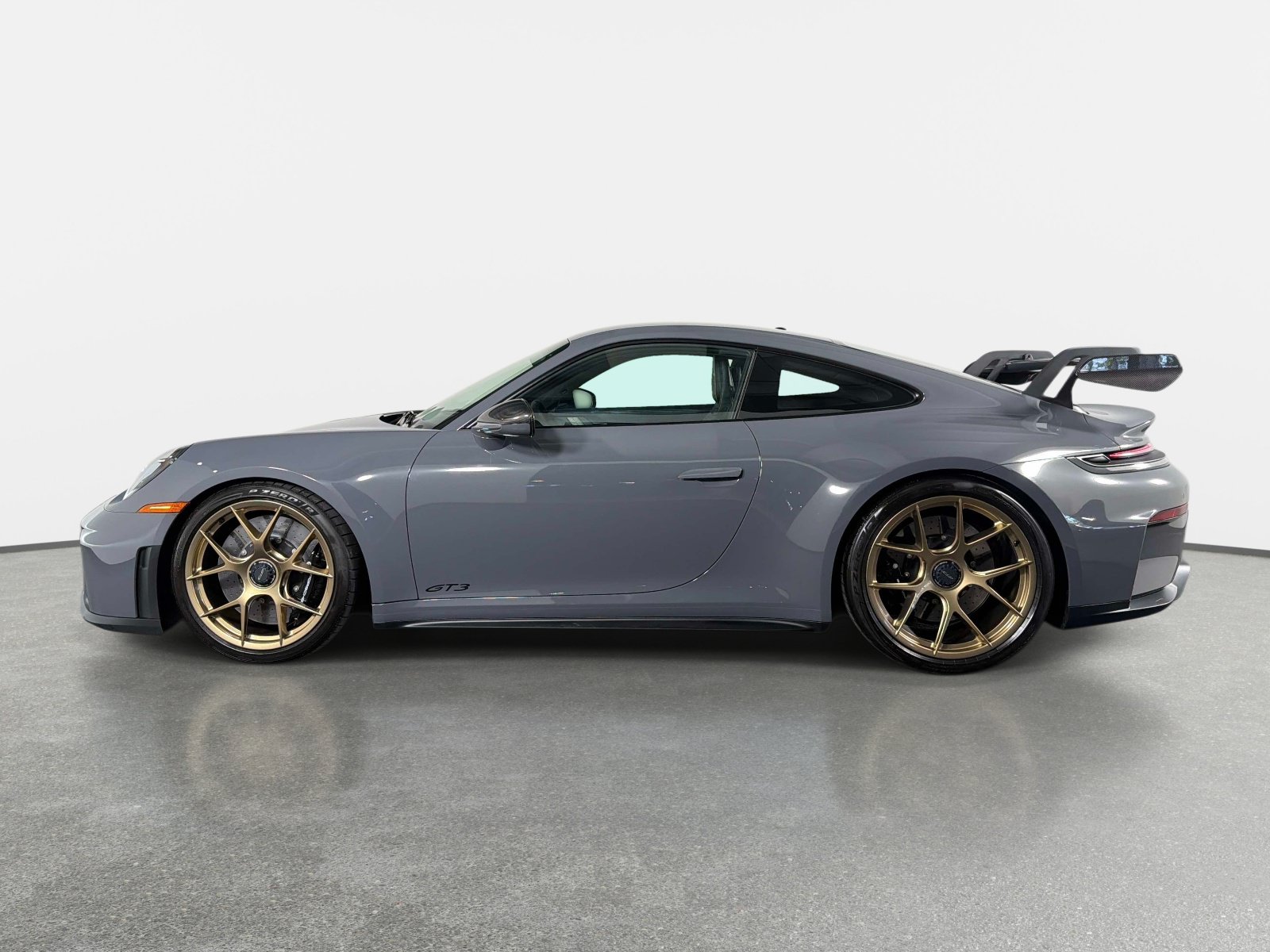 Used 2026 Porsche 911 GT3 w/ Weissach Package RWD image 6