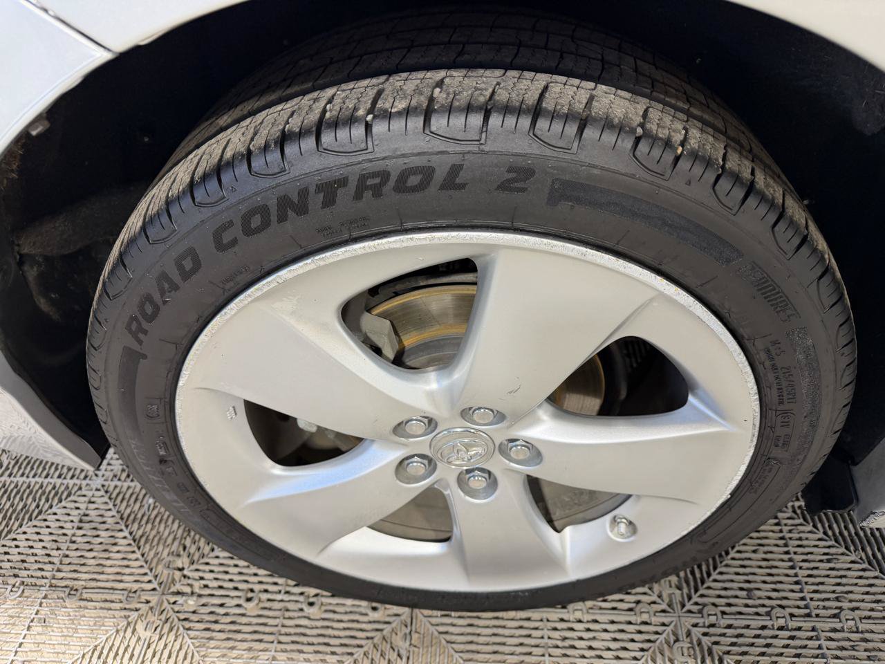 Used 2010 Toyota Prius FWD image 18