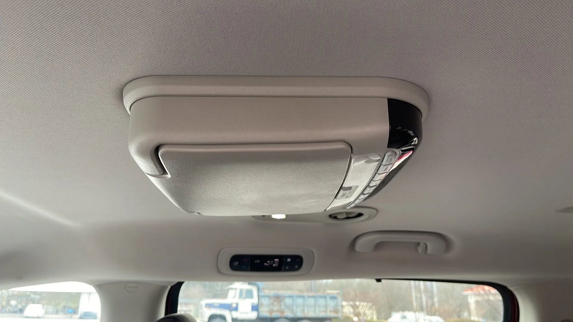 Used 2019 Chrysler Pacifica Touring Plus w/ Tire & Wheel Group image 15