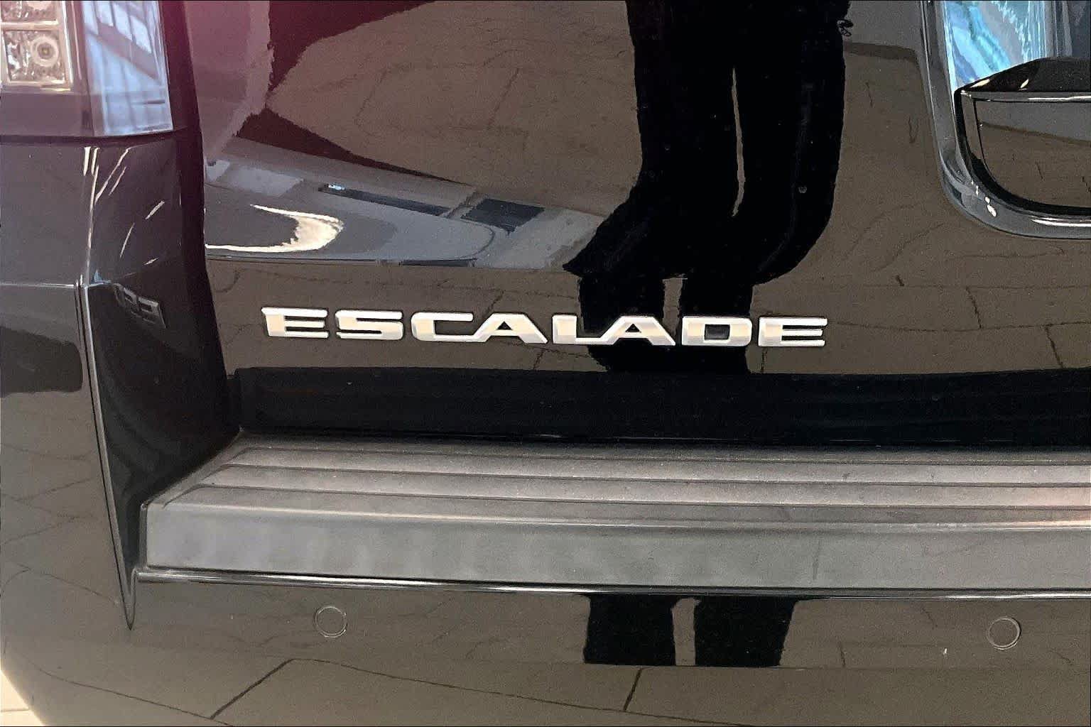 Used 2019 Cadillac Escalade Luxury AWD/4WD image 28