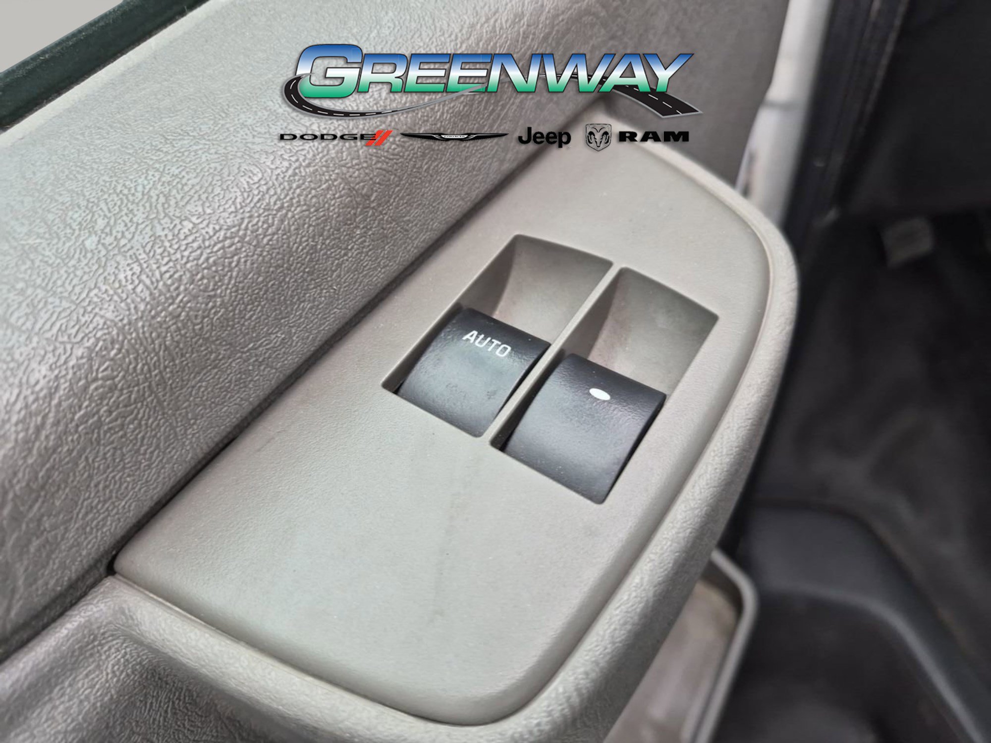 Used 2017 Chevrolet Express 2500 RWD image 15