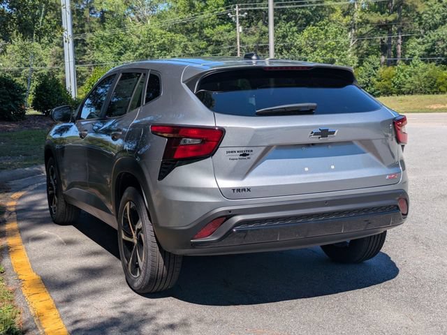 New 2026 Chevrolet Trax RS w/ Sunroof Package FWD image 4