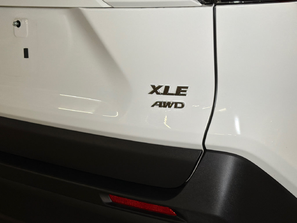 Used 2025 Toyota RAV4 XLE w/ Convenience Package AWD/4WD image 5