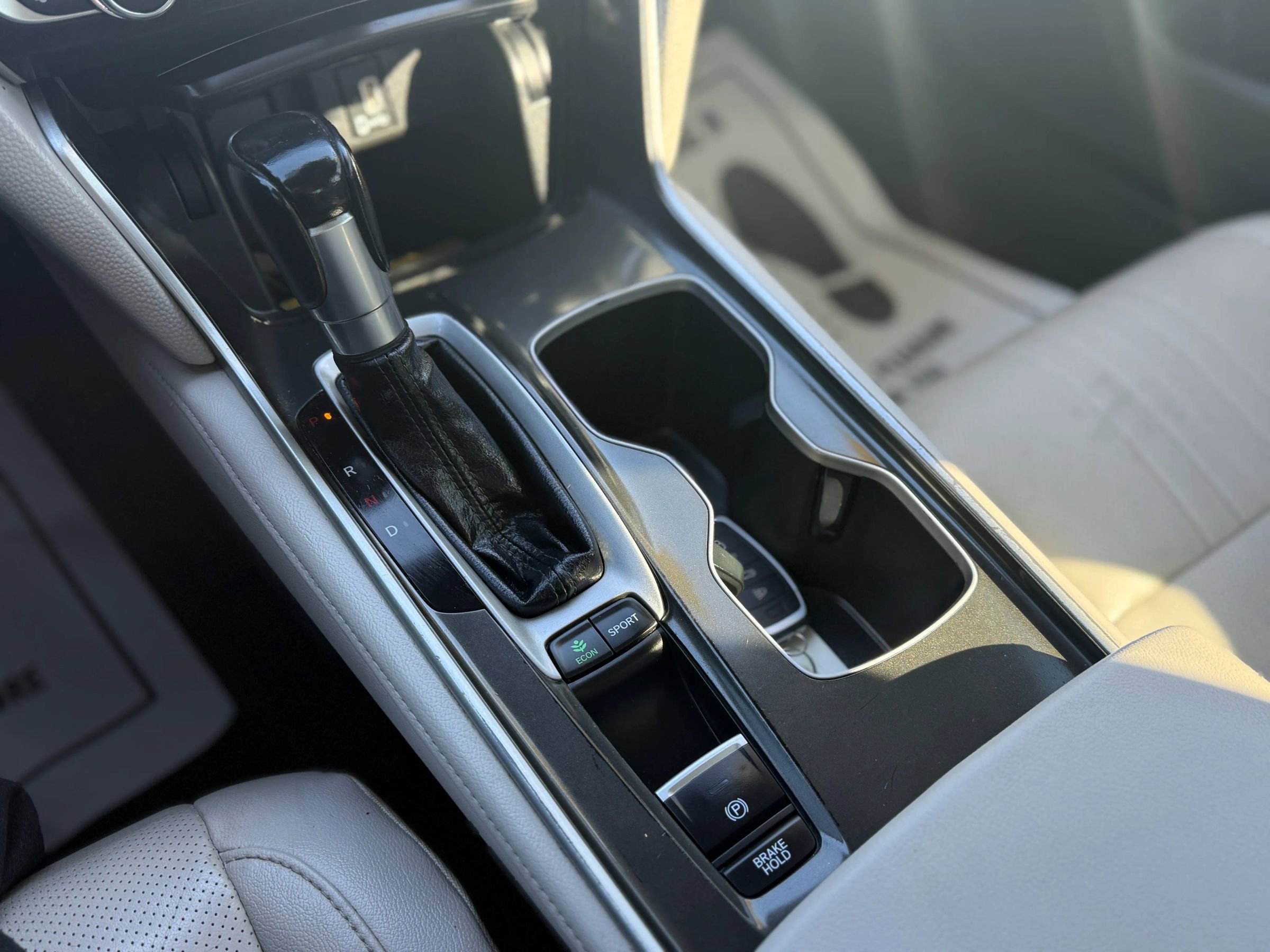 Used 2018 Honda Accord Touring image 27