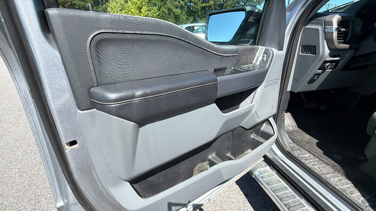 Used 2025 Ford F150 XLT w/ Equipment Group 301A Standard AWD/4WD image 14